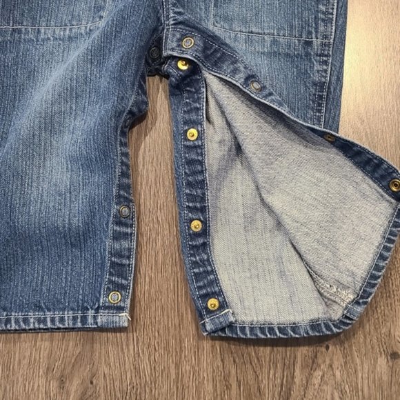 OshKosh Childs overalls with snaps on the legs 18 Months for easy diaper changes - Picture 7 of 7